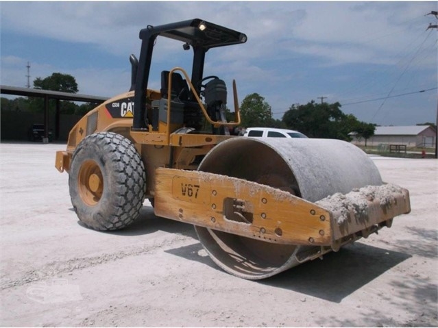 Compactadora Vibratoria Caterpillar CS56