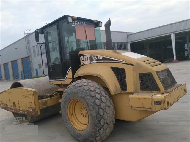 Compactadora Vibratoria Caterpillar CS-683E