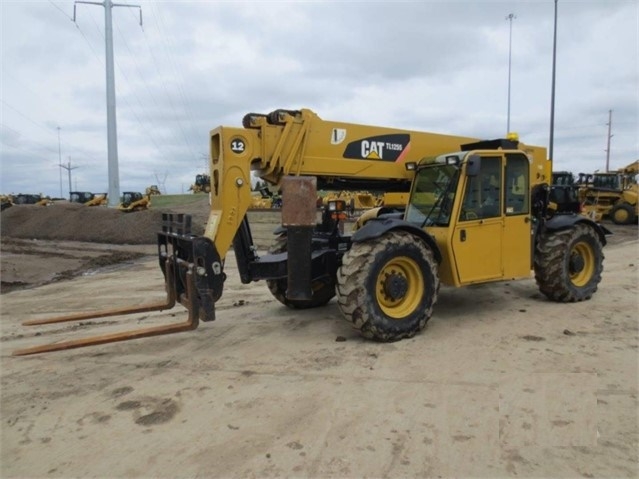 Montacargas Caterpillar TL1255