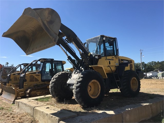 Cargadoras Sobre Ruedas Komatsu WA250 importada a bajo costo Ref.: 1507171175285715 No. 2