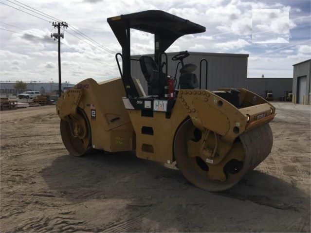 Compactadora Vibratoria Caterpillar CB54