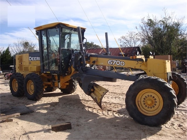 Motoconformadoras Deere 670D de medio uso en venta Ref.: 1511374302099130 No. 2