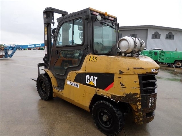 Montacargas Caterpillar P12000