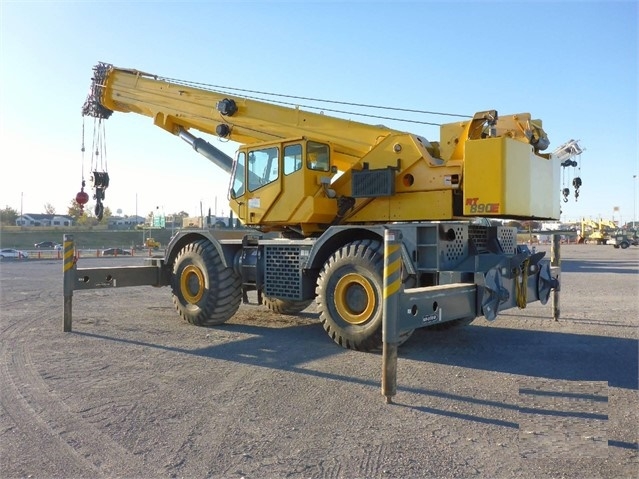 Gruas Grove RT890E