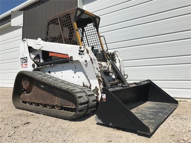 Minicargadores Bobcat T250