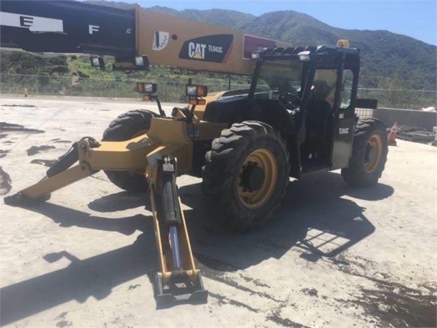 Telehandler Caterpillar TL943