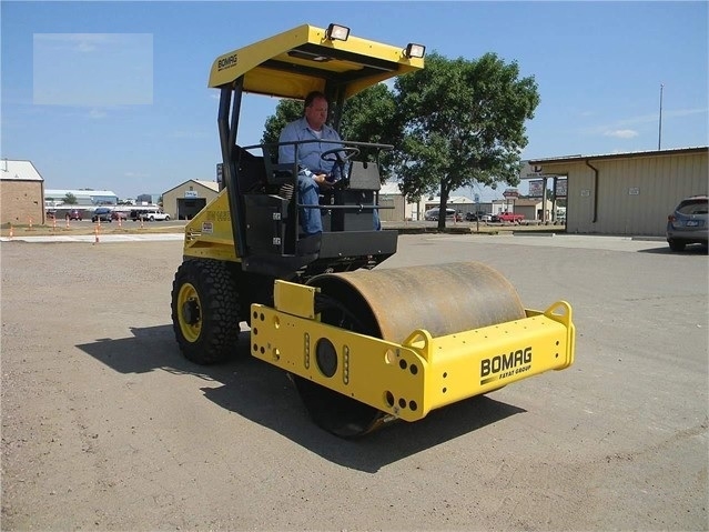 Compactadora Vibratoria Bomag BW145D