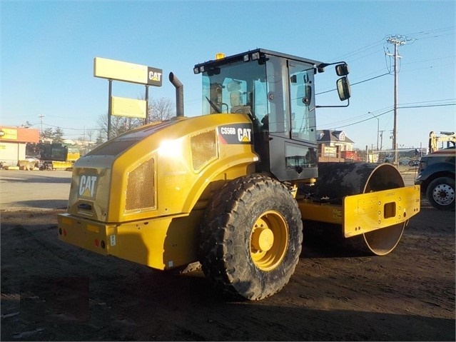 Compactadora Vibratoria Caterpillar CS56