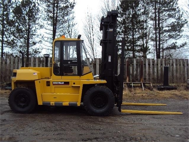 Montacargas Caterpillar DP100