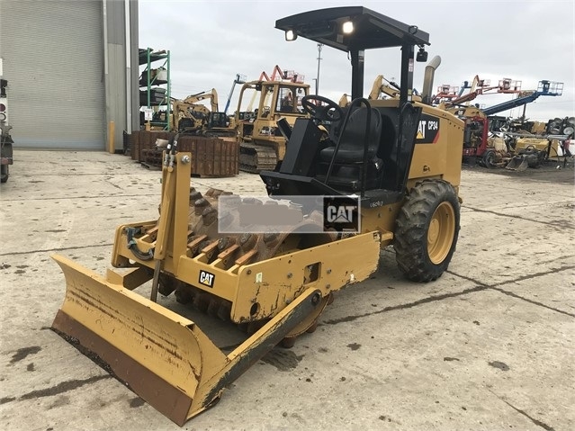 Compactadora Vibratoria Caterpillar CP34 en buenas condiciones Ref.: 1527609447576001 No. 2