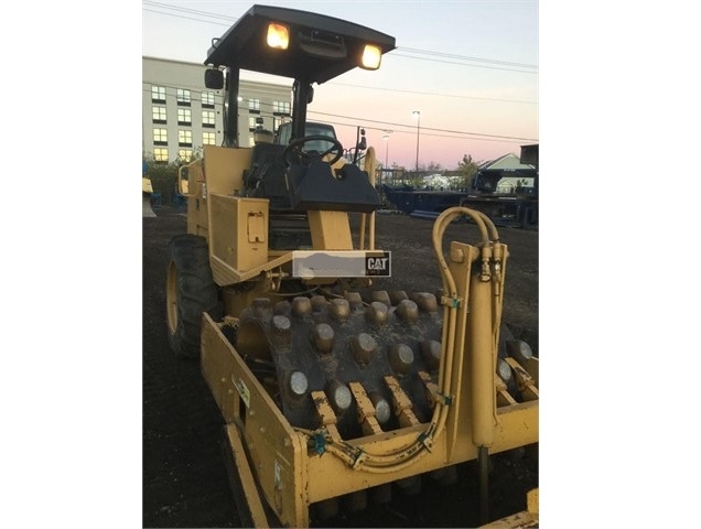 Compactadora Vibratoria Caterpillar CP-323C