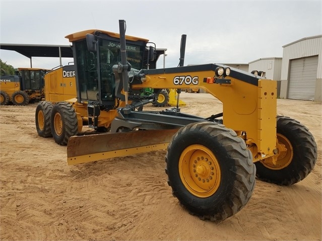 Motoconformadoras Deere 670G