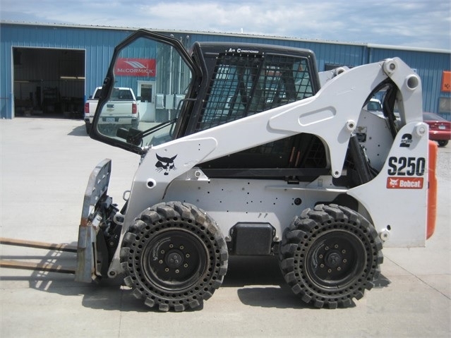 Minicargadores Bobcat S250