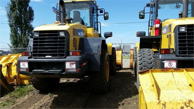 Cargadoras Sobre Ruedas Komatsu WA250PZ en venta Ref.: 1533152076336655 No. 4