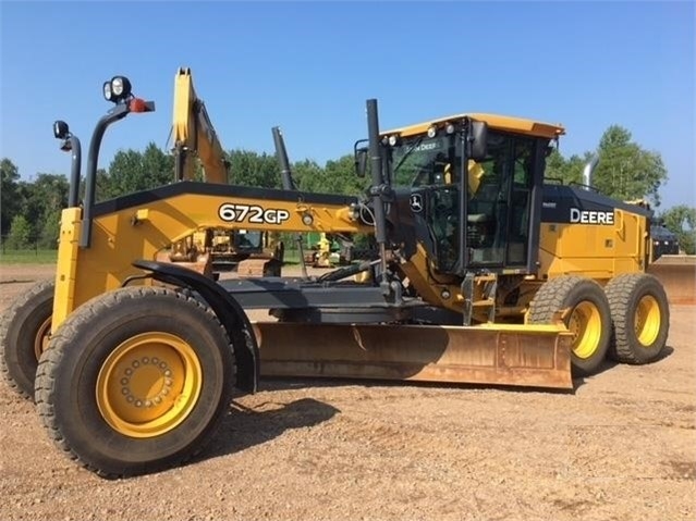 Motoconformadoras Deere 672G