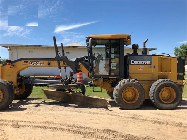 Motoconformadoras Deere 670G