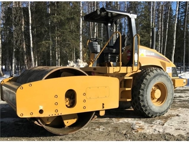 Compactadora Vibratoria Caterpillar CS-583E