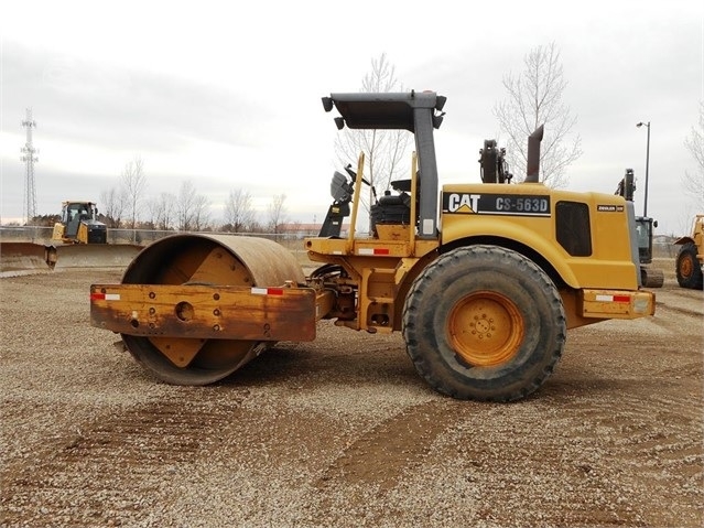 Compactadora Vibratoria Caterpillar CS-563D