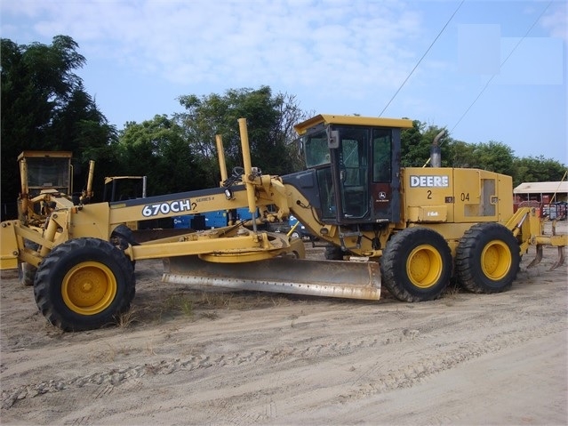 Motoconformadoras Deere 670CH