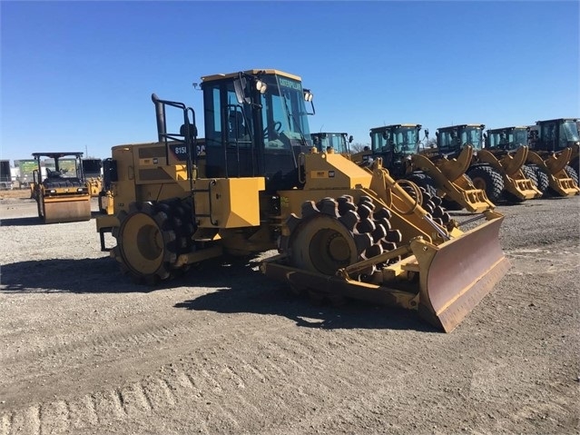 Compactadoras Suelos Y Rellenos Caterpillar 815F usada a la venta Ref.: 1545150466295473 No. 2