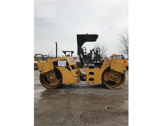 Compactadora Vibratoria Caterpillar CB-534D