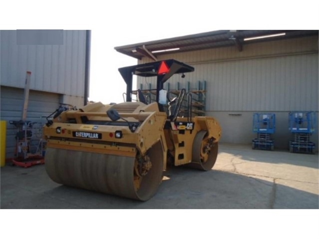 Compactadora Vibratoria Caterpillar CB64 importada en buenas cond Ref.: 1548375985309360 No. 2