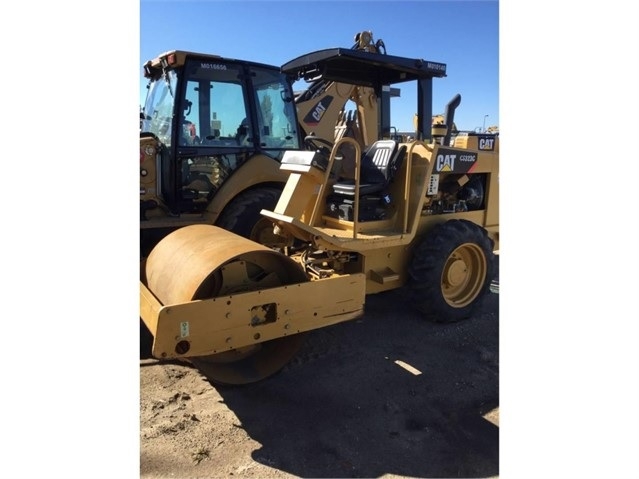 Compactadora Vibratoria Caterpillar CS-323 C