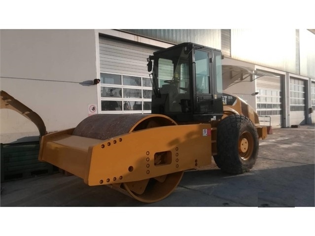 Compactadora Vibratoria Caterpillar CS76