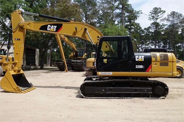 Excavadoras Hidraulicas Caterpillar 320D de medio uso en venta Ref.: 1557948241976033 No. 2