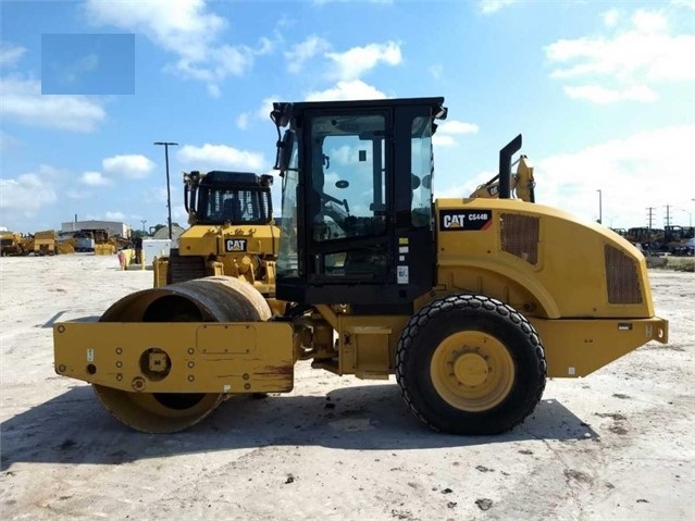 Compactadora Vibratoria Caterpillar CS44 de importacion a la vent Ref.: 1558050666984971 No. 2