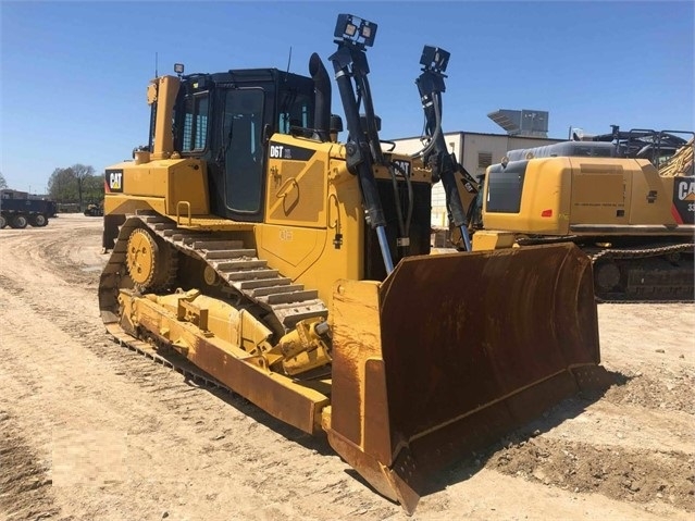 Tractores Sobre Orugas Caterpillar D6T en buenas condiciones Ref.: 1558657925582303 No. 2