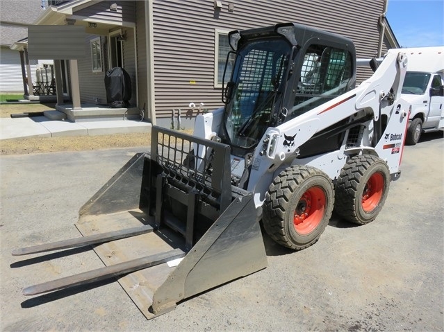 Minicargadores Bobcat S590