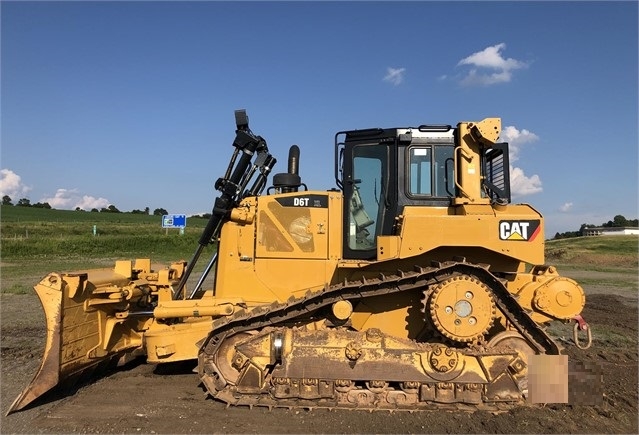 Dozers/tracks Caterpillar D6T