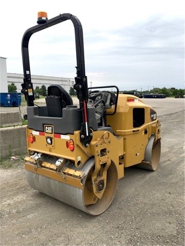 Compactadora Vibratoria Caterpillar CB34 de importacion a la vent Ref.: 1562704479985366 No. 3