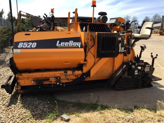 Pavers Leeboy 8520