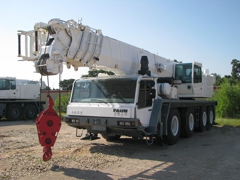 Gruas Tadano ATF1000XL