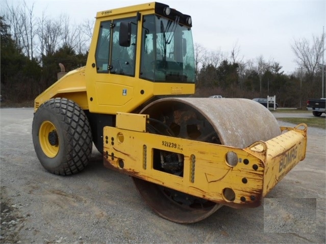 Compactadora Vibratoria Bomag BW213D