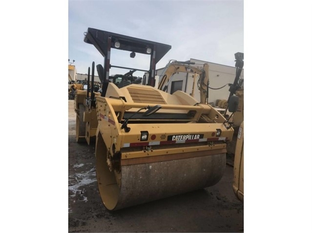 Compactadora Vibratoria Caterpillar CB54