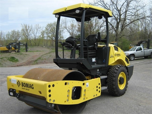 Compactadora Vibratoria Bomag BW145D