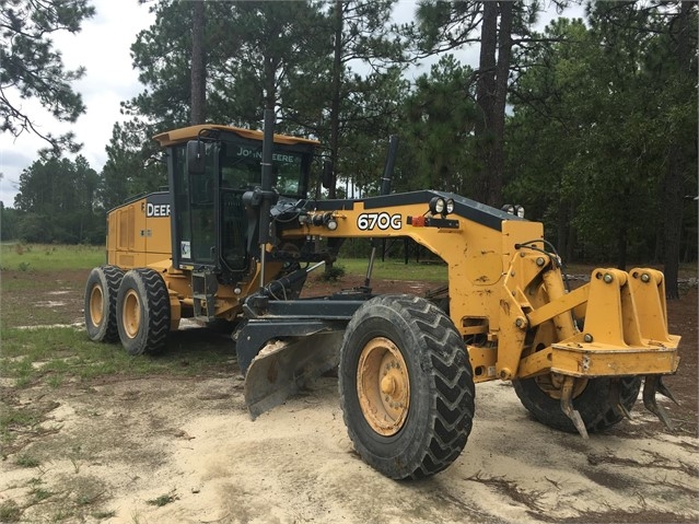 Motoconformadoras Deere 670G