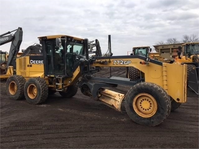 Motoconformadoras Deere 772GP