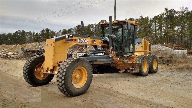 Motoconformadoras Deere 670G