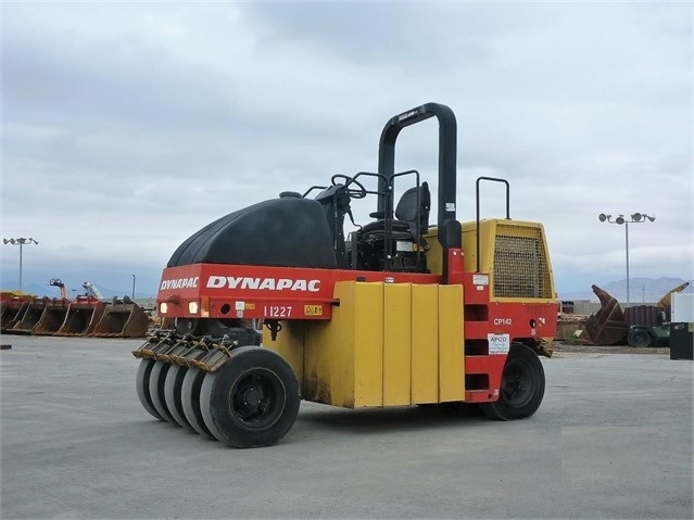 Compactadora Con Llantas Dynapac CP142