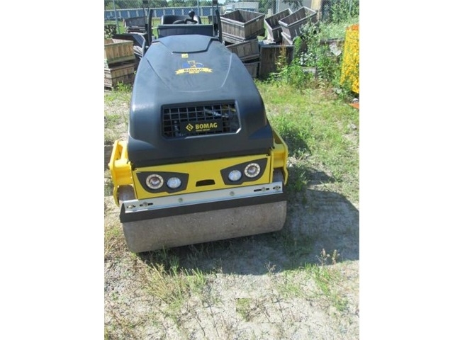 Compactadora Vibratoria Bomag BW100 en optimas condiciones Ref.: 1571691745494421 No. 2