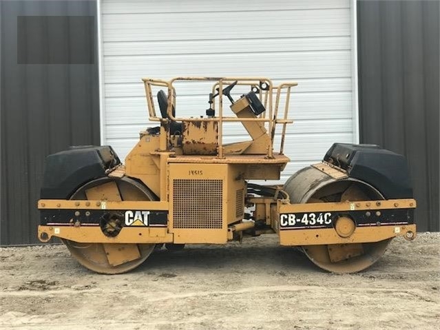 Compactadora Vibratoria Caterpillar CB-434C