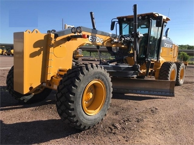 Motoconformadoras Deere 670G