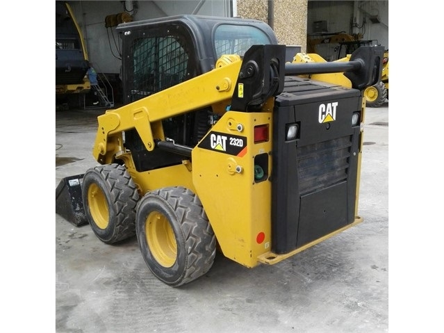 Minicargadores Caterpillar 232 de medio uso en venta Ref.: 1581705582081256 No. 4