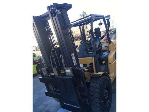 Freightelevator Caterpillar DP50
