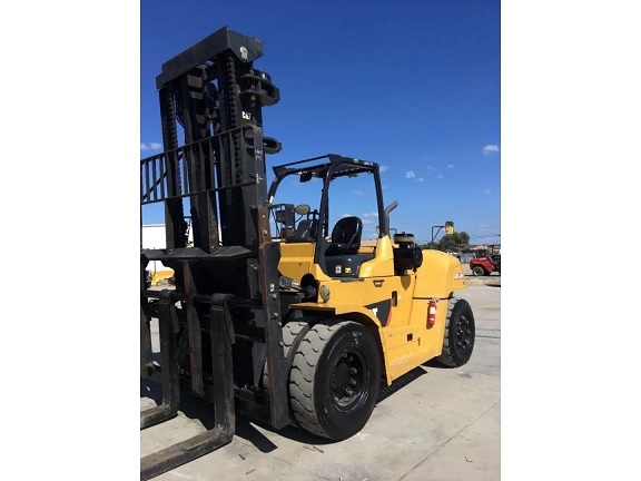 Montacargas Caterpillar DP150