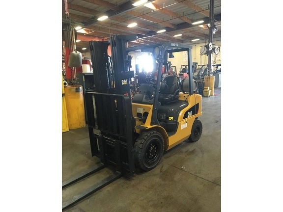 Montacargas Caterpillar P5000